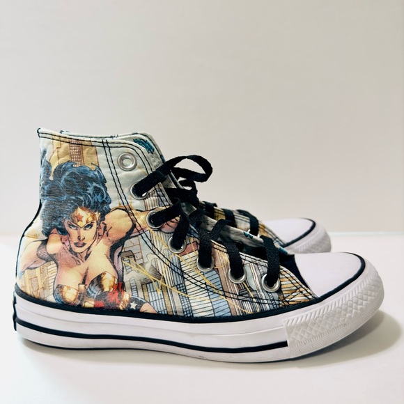 Converse Chuck Taylor All Star High x DC Comics Wonder Woman - Size 5 - Picture 3 of 9